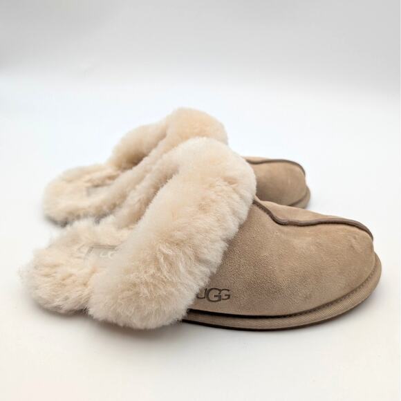 UGG Scuffette II Women's Sheepskin Slippers Round Toe Sand Size US7 EU38 - Picture 3 of 13